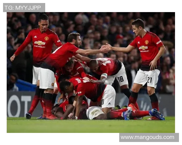 狼队与曼联历史交锋回顾及战绩分析揭示两队对决的精彩瞬间